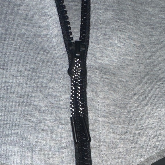 Nike Tech - Picture 2 of 4